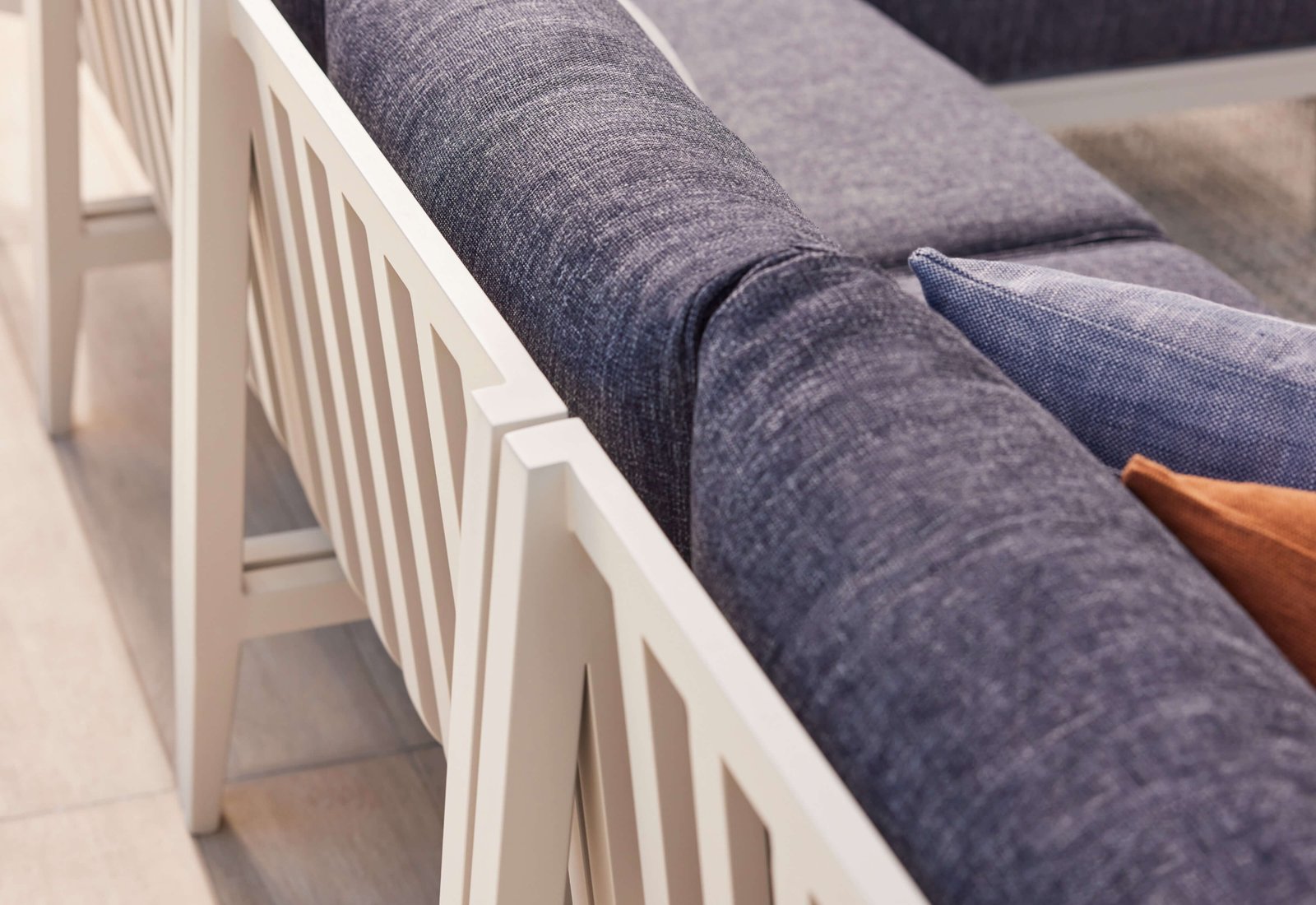 White Aluminum Outdoor Sofa with Armchairs - 6 Seat - Image 19