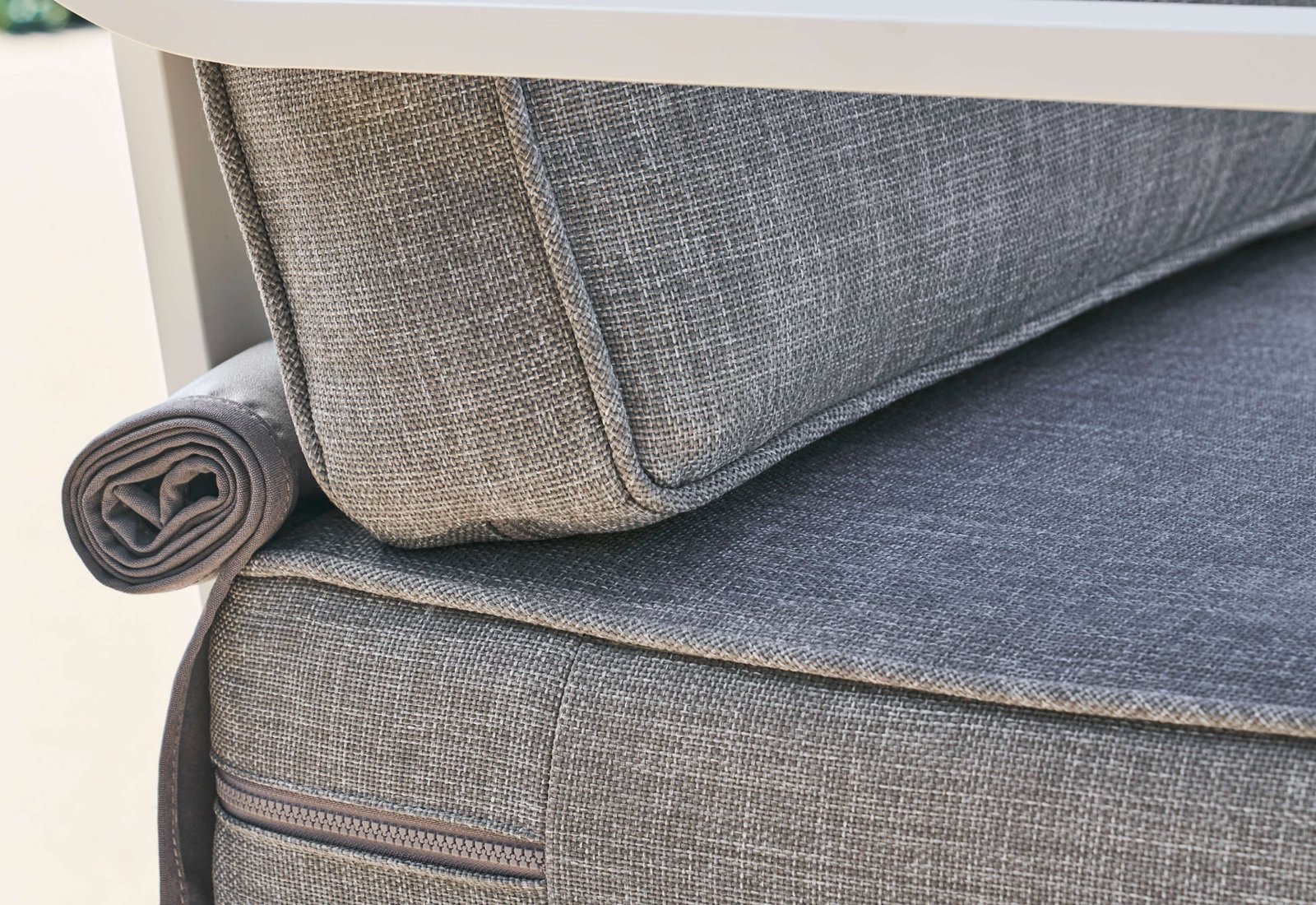 White Aluminum Outdoor U Sectional - 6 Seat - Image 18