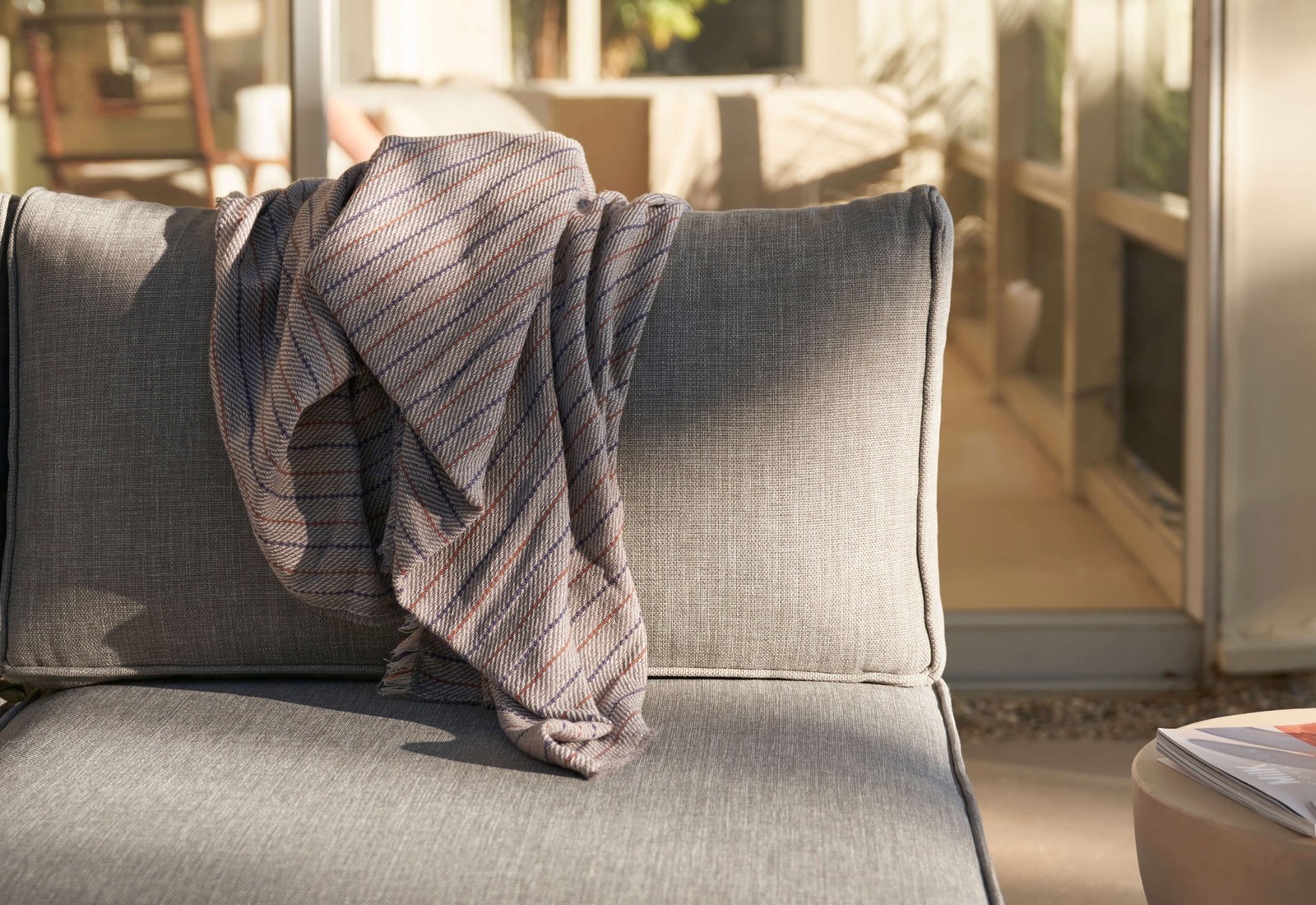 White Aluminum Outdoor L Sectional - 4 Seat - Image 14