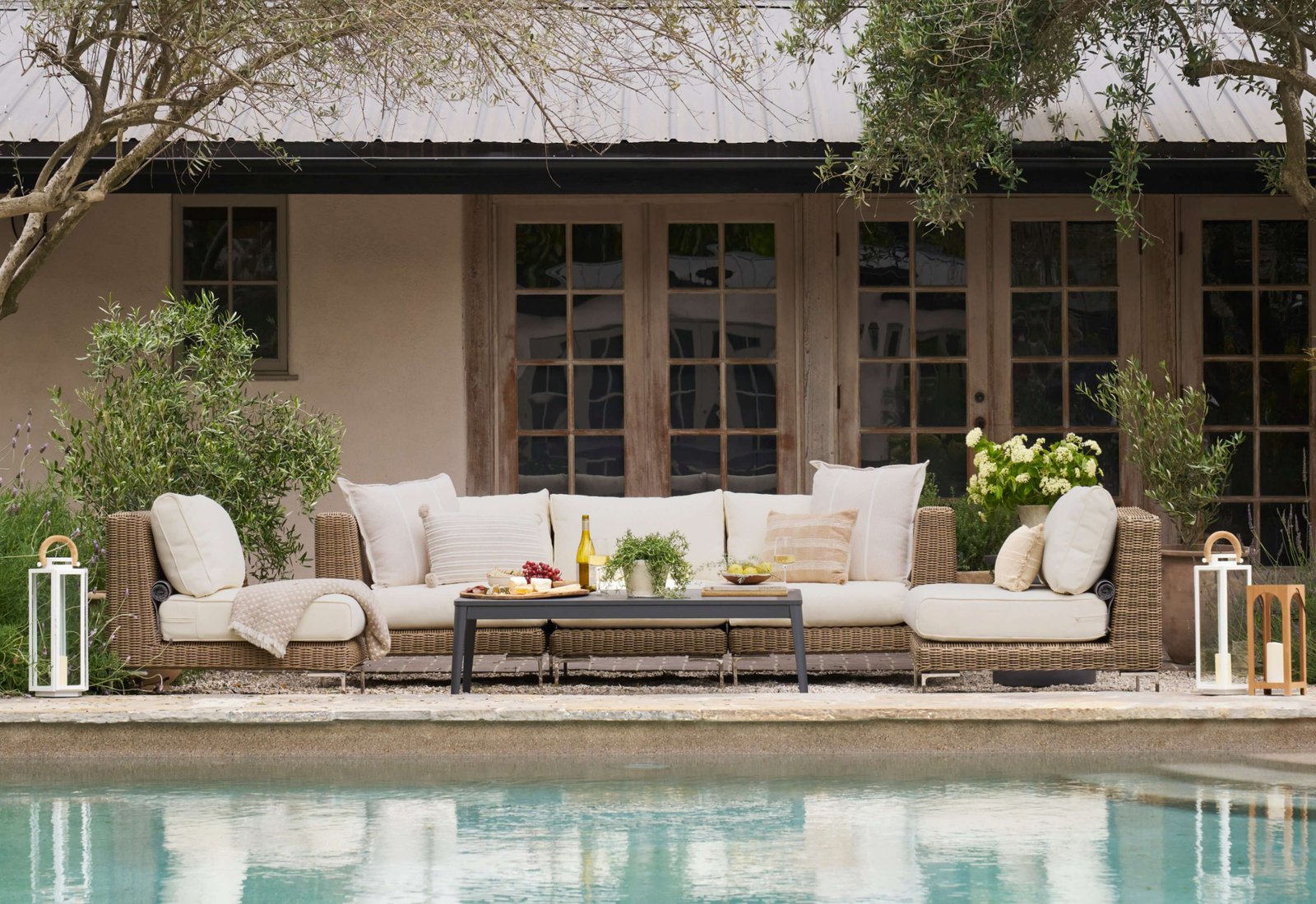 Aluminum Outdoor Coffee Table - Rectangular - Image 3